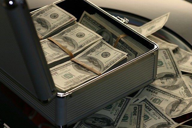 kufr na peníze.jpg